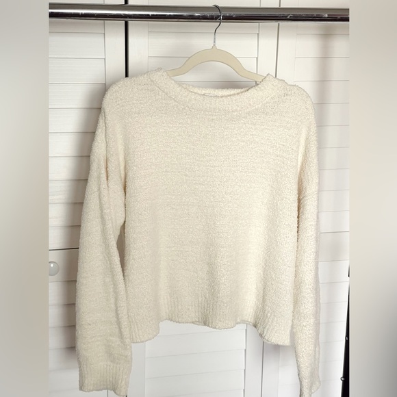 Double Zero Sweaters - Cream Fuzzy Double Zero Size Medium Sweater